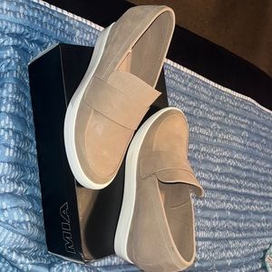 🔥🔥 Women Brand New MIA Casual Loafer Shoes